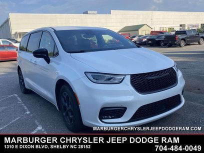 Used 2024 Chrysler Pacifica Limited