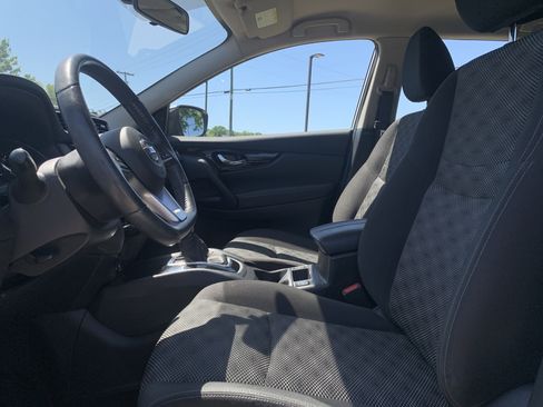 Used 2017 Nissan Rogue Sport SV w/ SV Premium Package image 16