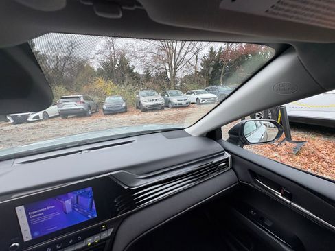 Used 2025 Toyota Camry LE image 31