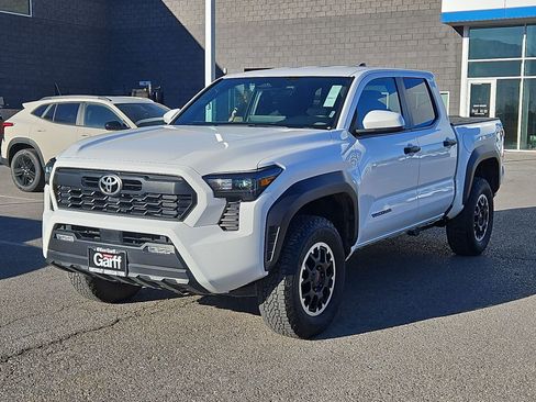 Used 2024 Toyota Tacoma TRD Off-Road image 8