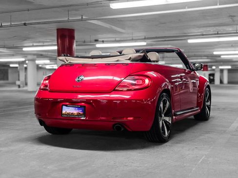 Used 2013 Volkswagen Beetle Turbo FWD image 8