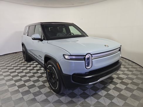 Used 2025 Rivian R1S Adventure AWD/4WD image 7
