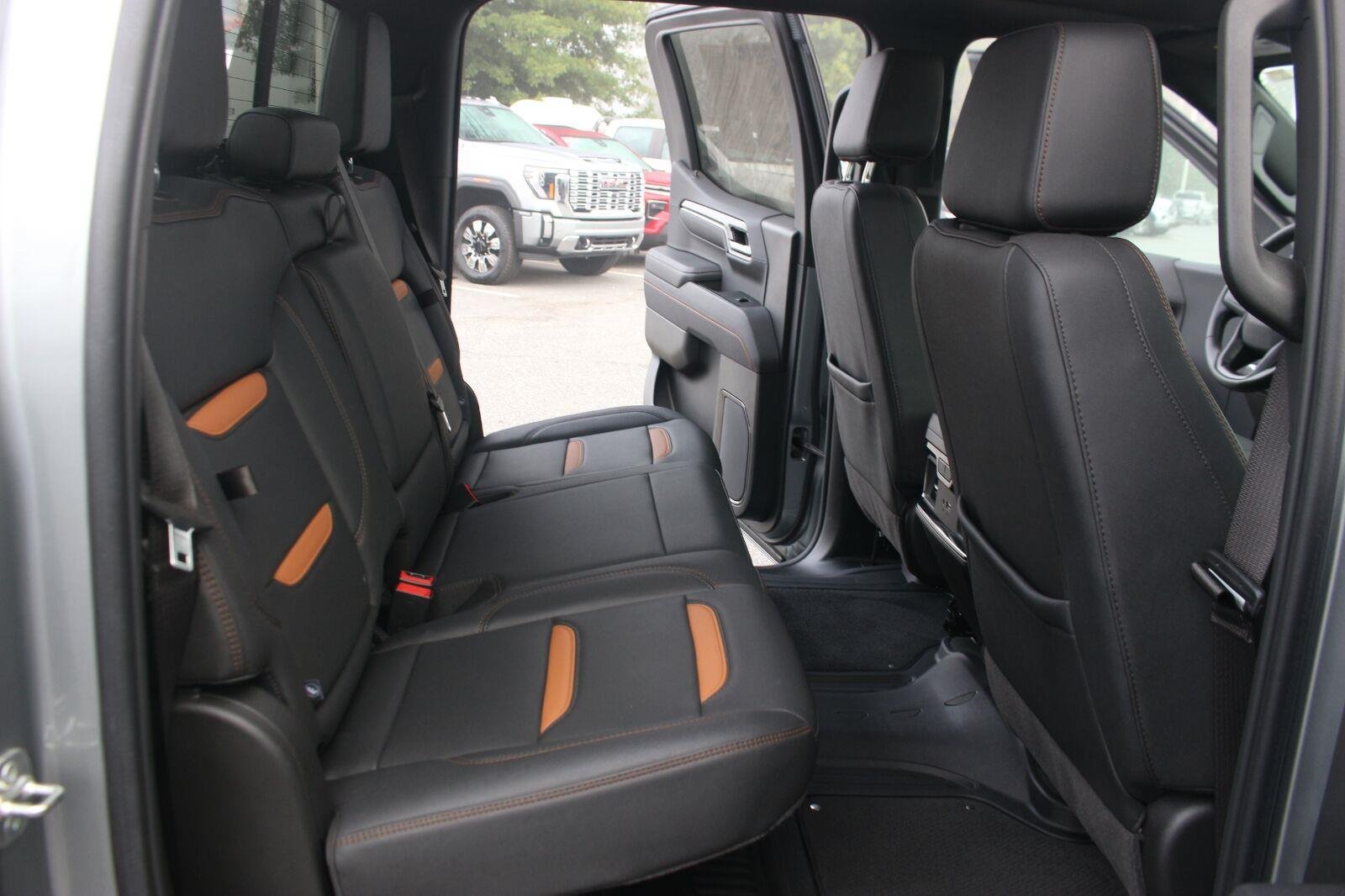 Used 2025 GMC Sierra 1500 AT4 w/ AT4 Premium Package AWD/4WD image 39