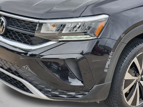 Used 2023 Volkswagen Taos SE image 33