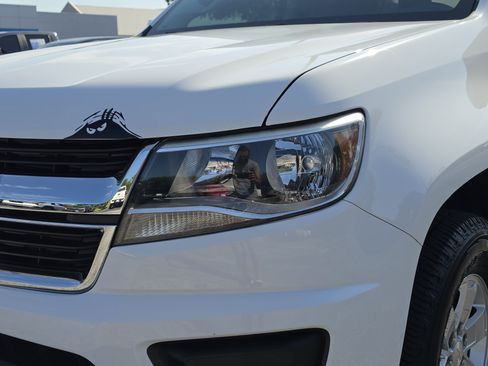 Used 2020 Chevrolet Colorado W/T w/ WT Convenience Package RWD image 13