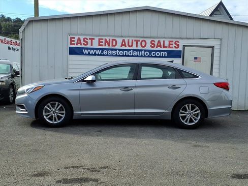 Used 2017 Hyundai Sonata SE image 2