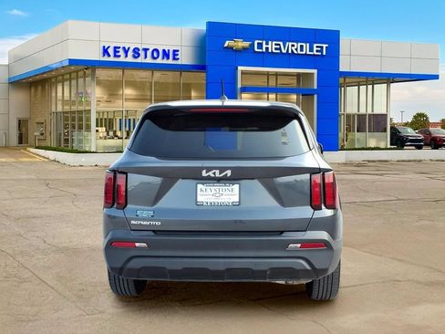 Used 2023 Kia Sorento LX FWD image 6