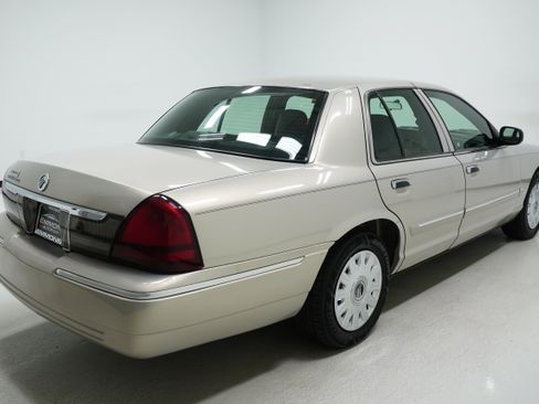 Used 2008 Mercury Grand Marquis GS image 4