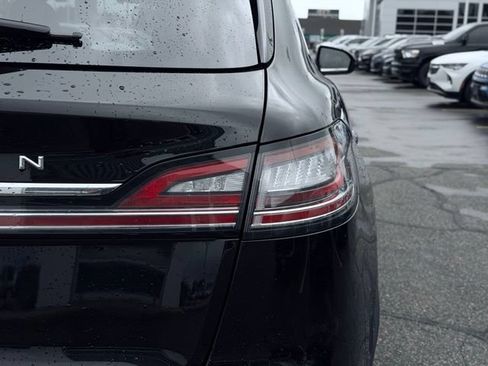 Used 2022 Lincoln Nautilus Reserve AWD/4WD image 8