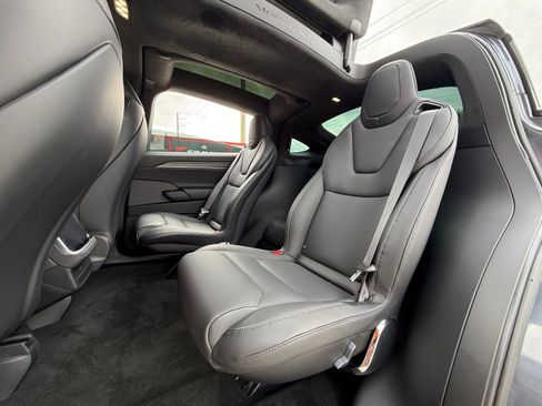 Used 2023 Tesla Model X Plaid image 15