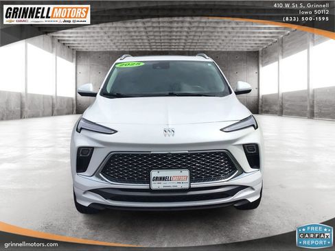 Used 2025 Buick Encore GX Avenir w/ Avenir Technology Package AWD/4WD image 2