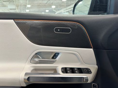 Used 2022 Mercedes-Benz GLB 250 GLB 250 AMG Line Parking Assis image 11