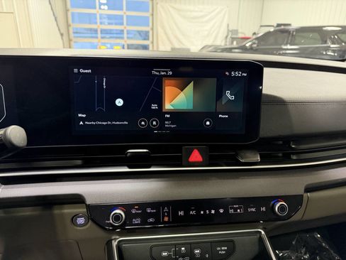 Used 2025 Kia Carnival SX image 25