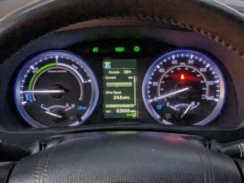 Used 2019 Toyota Highlander Limited Platinum image 3