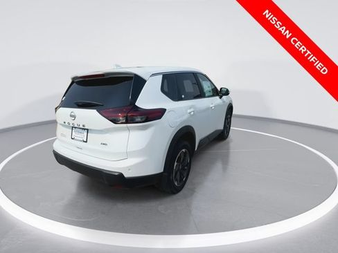 Certified 2026 Nissan Rogue SV AWD/4WD image 8