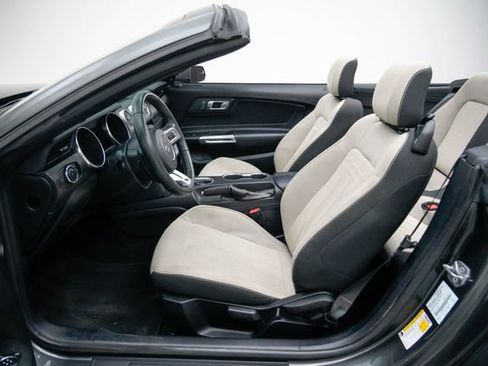 Used 2020 Ford Mustang Convertible RWD image 23