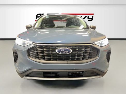Used 2023 Ford Escape Active AWD/4WD image 2