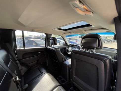 Used 2012 Jeep Liberty Sport AWD/4WD image 13