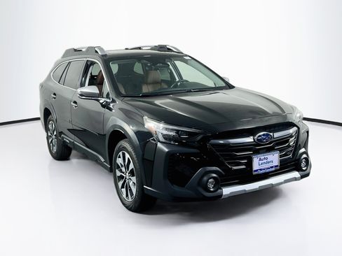 Used 2023 Subaru Outback Touring AWD/4WD image 3