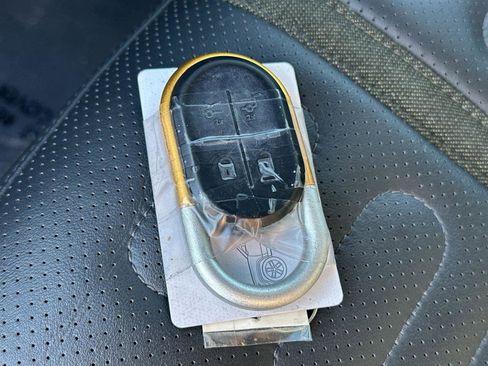 Used 2023 Rivian R1S Adventure image 21