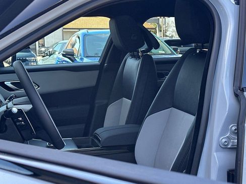 New 2026 Land Rover Range Rover Velar Dynamic SE image 5