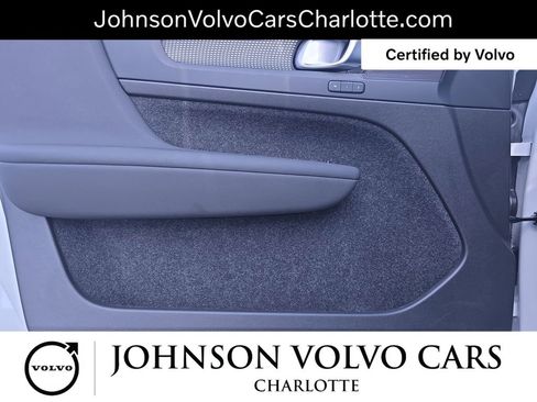 Certified 2025 Volvo XC40 B5 Plus AWD/4WD image 28