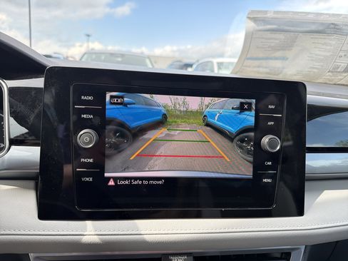 New 2026 Volkswagen Taos SEL AWD/4WD image 19