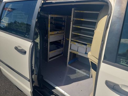 Used 2013 RAM C/V Tradesman image 25