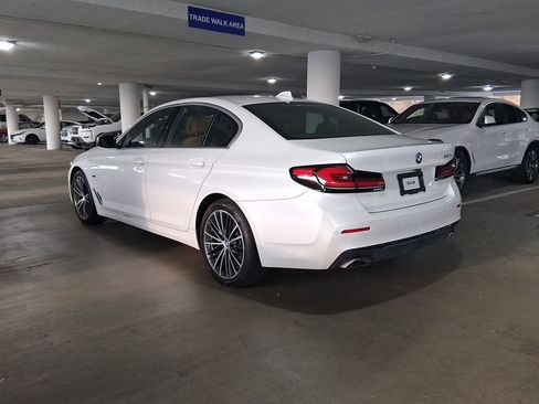 Certified 2023 BMW 530e w/ Executive Package image 10