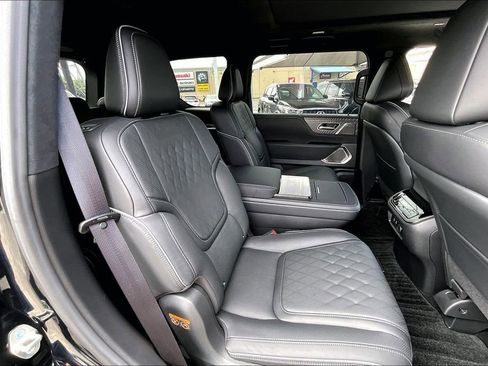 Certified 2026 INFINITI QX80 Autograph w/ Premium Cargo Package image 40