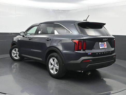 Used 2022 Kia Sorento LX FWD image 21