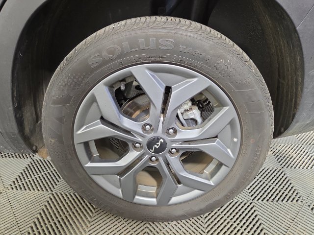 Certified 2026 Kia Seltos LX FWD image 10
