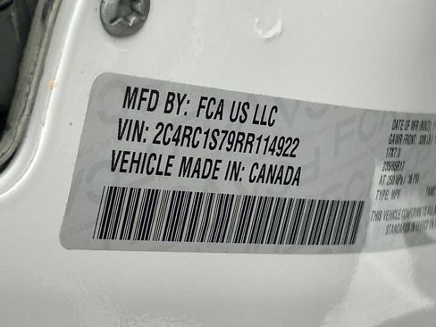Used 2024 Chrysler Pacifica Limited FWD image 14