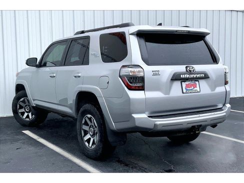 Used 2023 Toyota 4Runner TRD Off-Road Premium AWD/4WD image 10