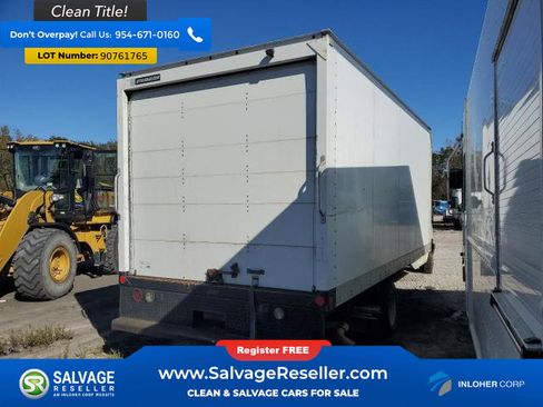 Used 2017 Chevrolet Express 3500 Extended RWD image 4