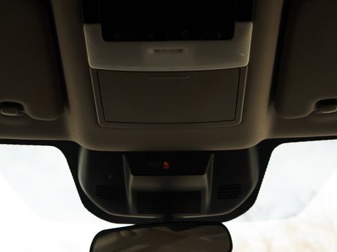 Used 2021 Nissan Rogue SV image 32