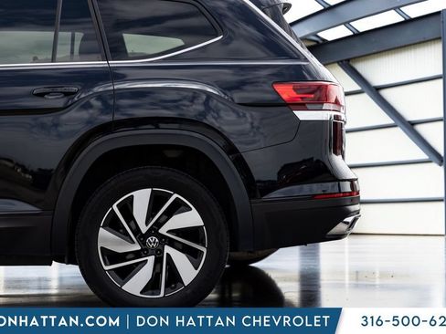 Used 2024 Volkswagen Atlas SE AWD/4WD image 32
