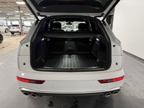 Used 2022 Audi SQ5 Premium w/ Convenience Package image 23