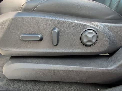 Used 2019 Buick Envision Essence w/ LPO, Road Trip Package image 15