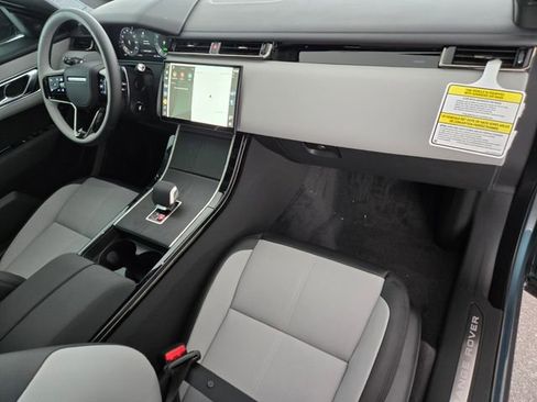 New 2026 Land Rover Range Rover Velar Dynamic SE image 18