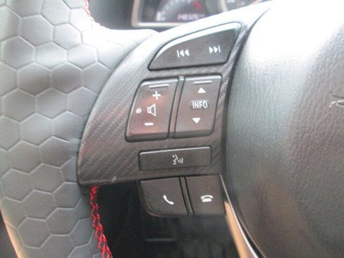 Used 2014 MAZDA MAZDA3 i Touring w/ Technology Package FWD image 19