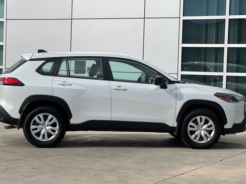 Certified 2024 Toyota Corolla Cross L image 3