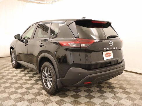 Used 2021 Nissan Rogue S FWD image 3