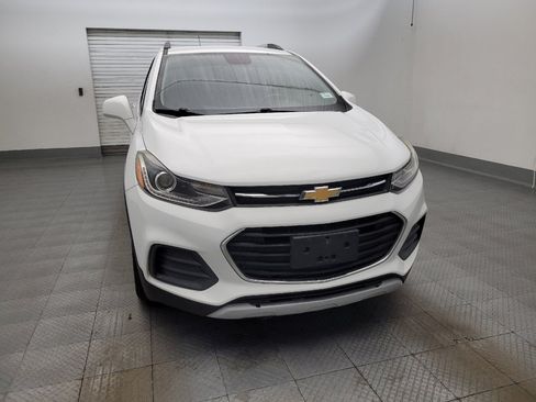 Used 2020 Chevrolet Trax LT w/ LT Convenience Package FWD image 14