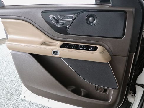 Used 2023 Lincoln Aviator Reserve w/ Equipment Group 201A RWD image 24