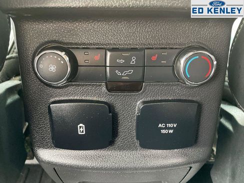 Used 2019 Ford Explorer Platinum image 9