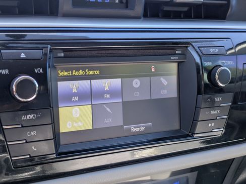 Used 2015 Toyota Corolla LE w/ Body Protection Package #1 FWD image 17