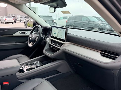 New 2026 Ford Explorer Active RWD image 22