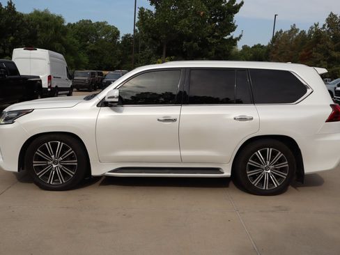 Used 2019 Lexus LX 570 4WD w/ Luxury Package image 7