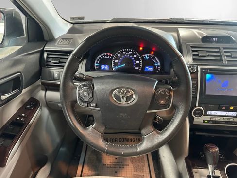 Used 2012 Toyota Camry XLE w/ Leather Pkg FWD image 18